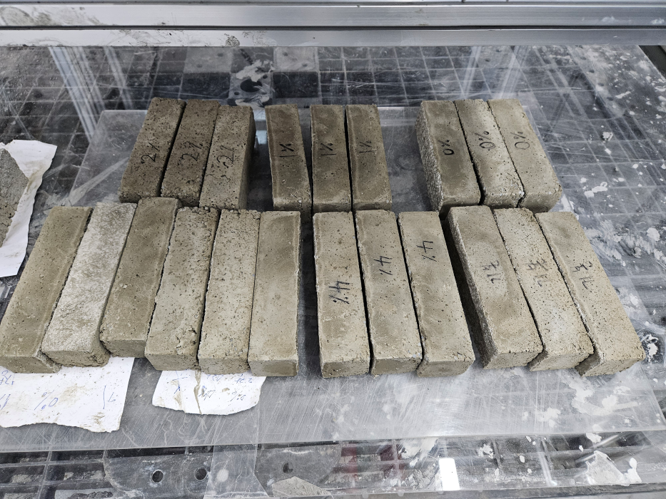 2020860037 휨실.png